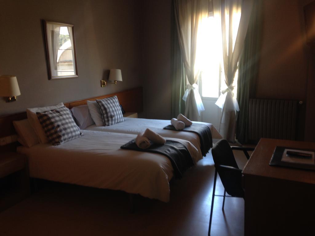 Hotel Manel Martorell Oda fotoğraf